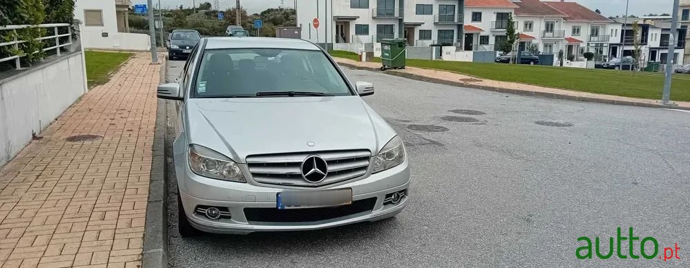2009' Mercedes-Benz Classe C photo #1