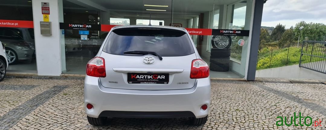 2010' Toyota Auris photo #6