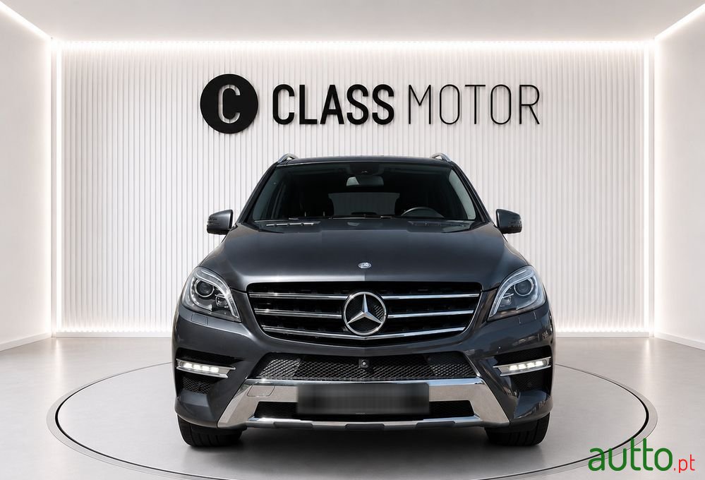 2011' Mercedes-Benz Classe M Bluetec photo #2