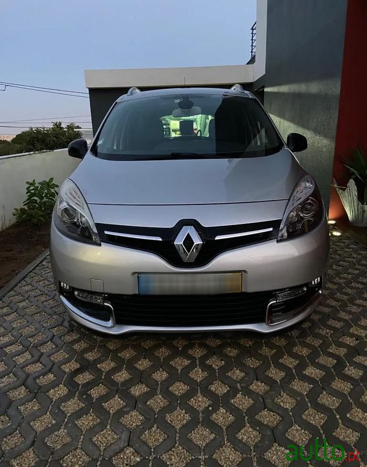 2013' Renault Grand Scenic photo #3