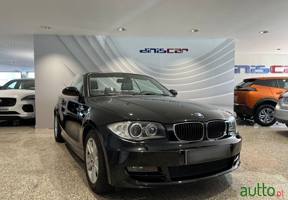 2009' BMW Série 1 D Cabrio photo #3