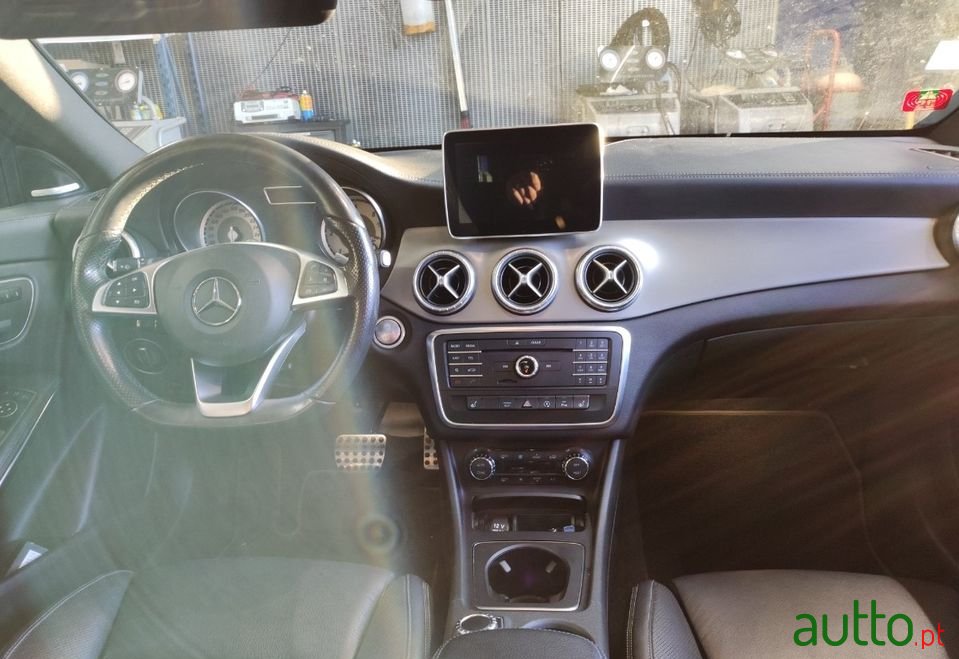 2016' Mercedes-Benz Cla-220 photo #5