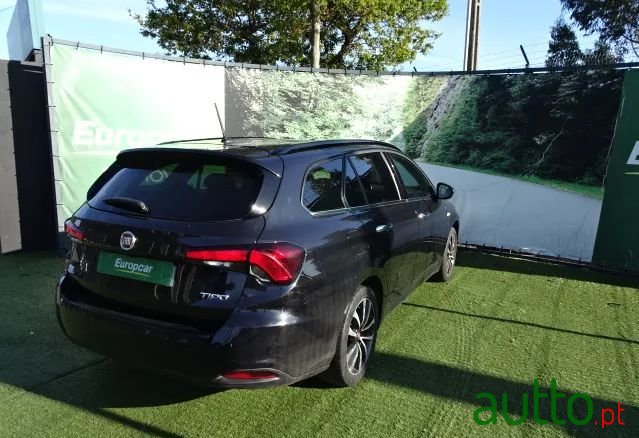 2019' Fiat Tipo Station Wagon photo #2