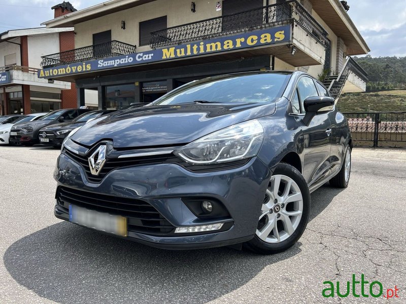 2019' Renault Clio photo #1