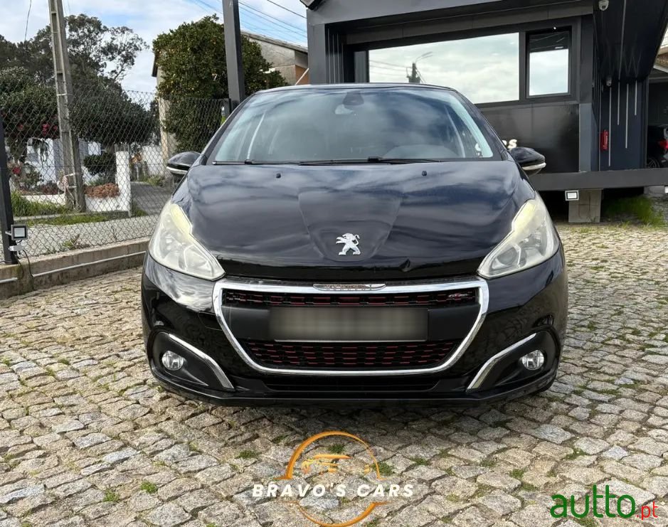 2015' Peugeot 208 photo #2