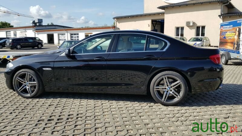 2013' BMW 530 photo #4
