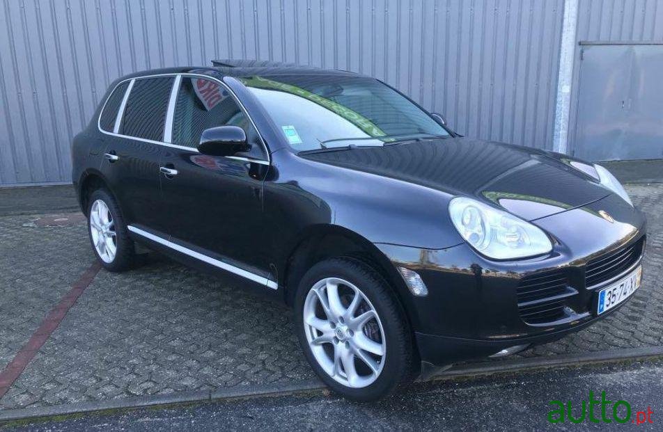 2004' Porsche Cayenne photo #1
