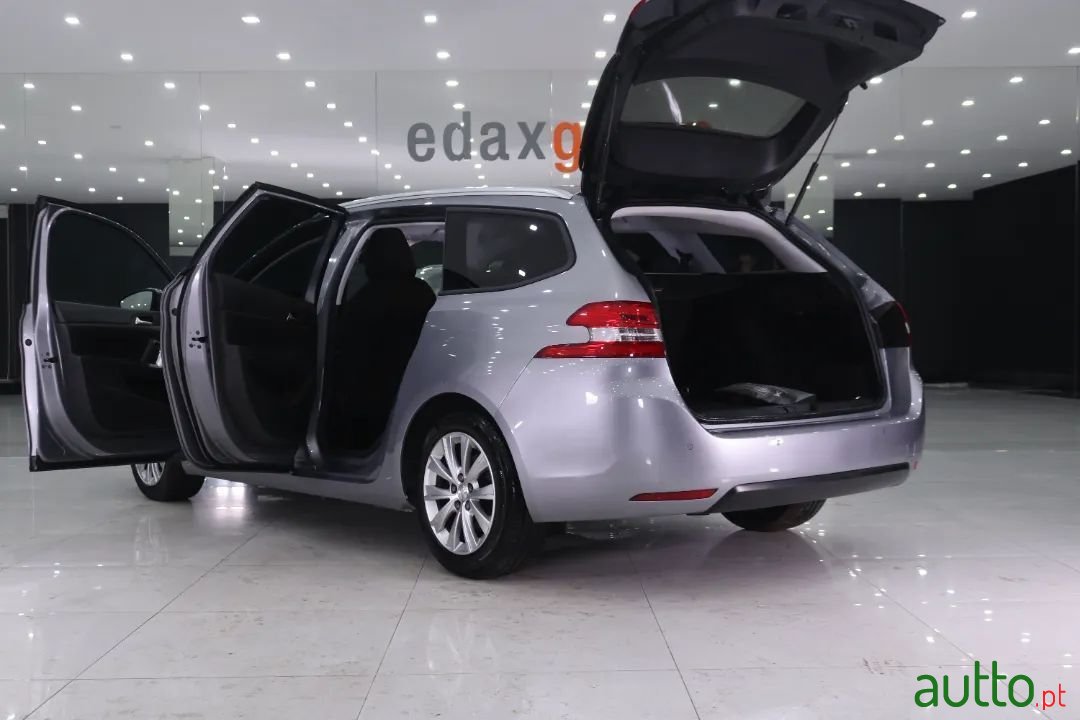 2018' Peugeot 308 Sw photo #5