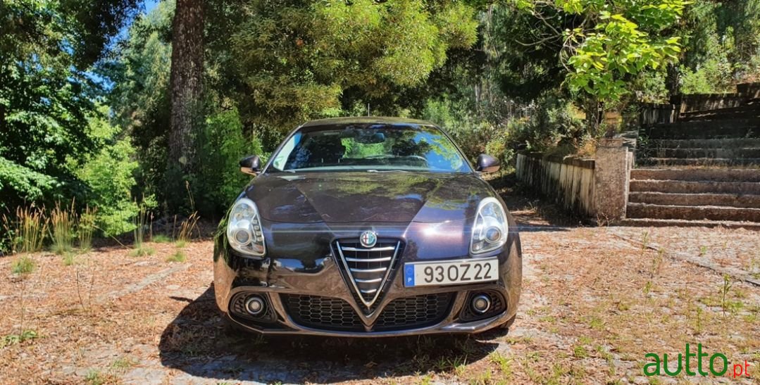 2014' Alfa Romeo Giulietta photo #1