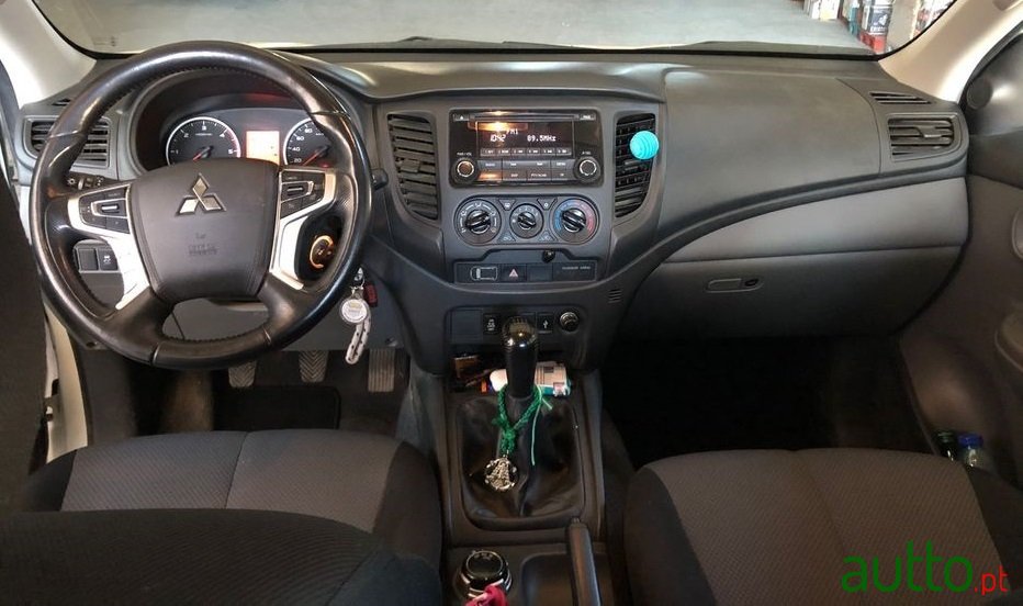 2020' Mitsubishi L200 photo #3