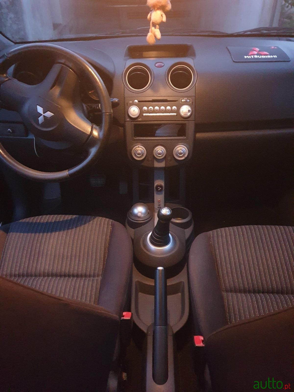 2007' Mitsubishi Colt photo #6