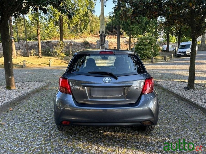 2015' Toyota Yaris 1.0 Vvt-I Comfort photo #5