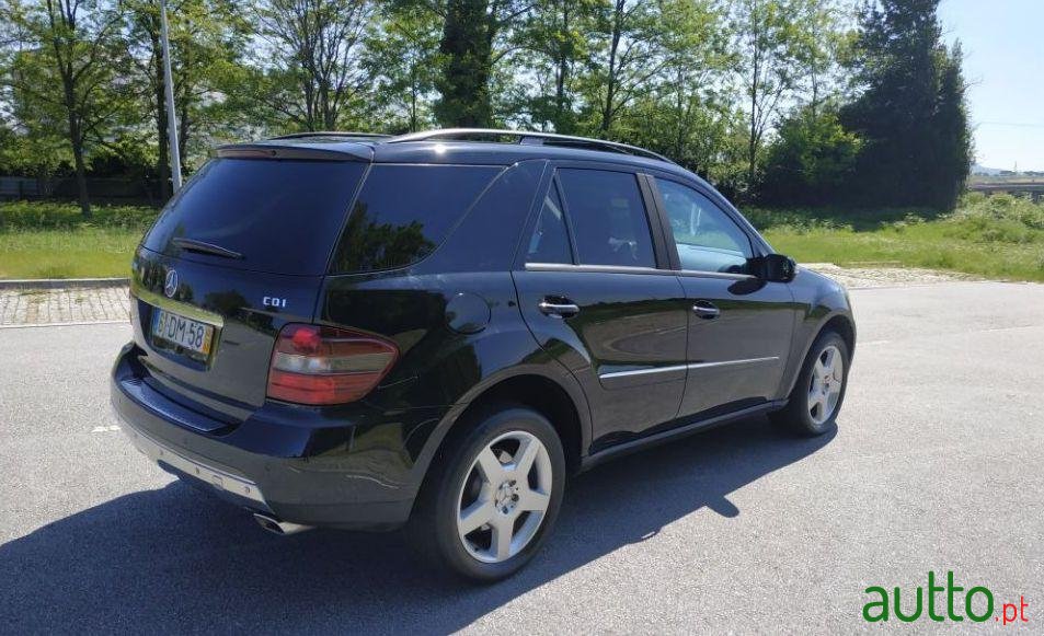 2006' Mercedes-Benz Ml-320 photo #2