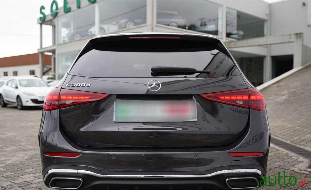 2022' Mercedes-Benz Classe C photo #3