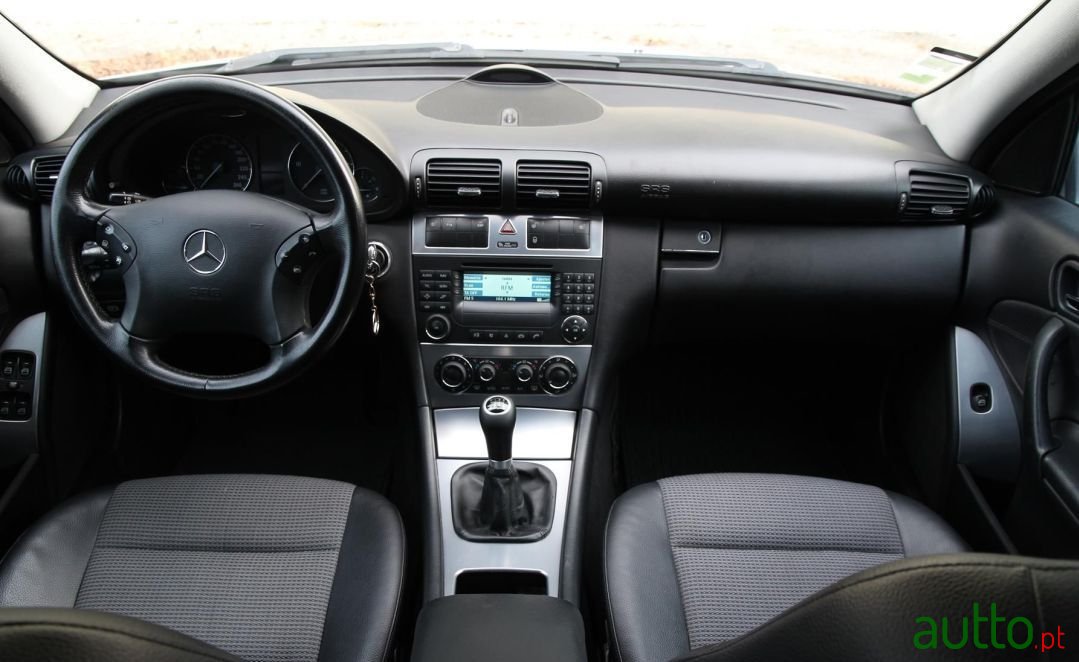 2005' Mercedes-Benz C-220 photo #6