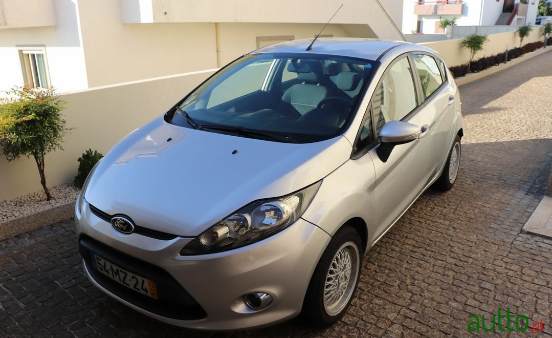 2012' Ford Fiesta photo #1