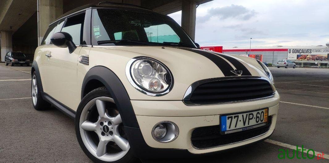 2009' MINI Cooper D photo #2