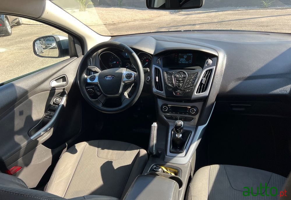 2013' Ford Focus Sw photo #5