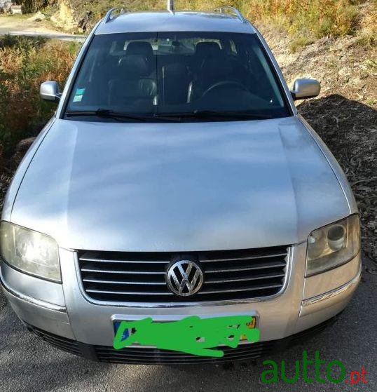 2001' Volkswagen Passat photo #1