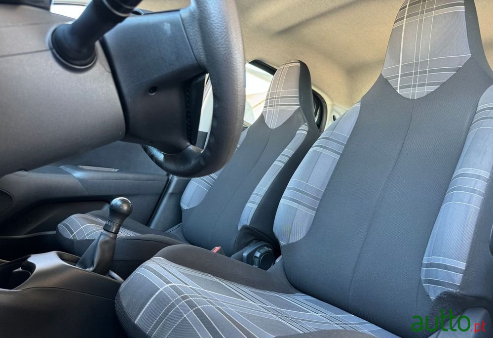 2017' Peugeot 108 1.0 Vti Style photo #3