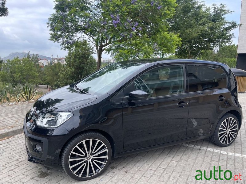 2018' Volkswagen Up! 1.0 Bmt High photo #1