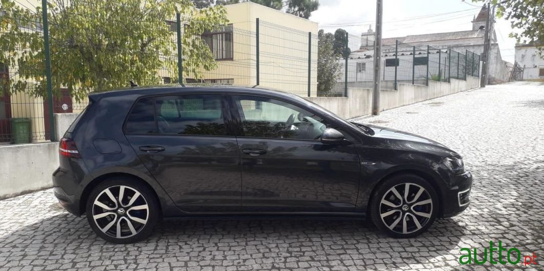 2015' Volkswagen Golf photo #1