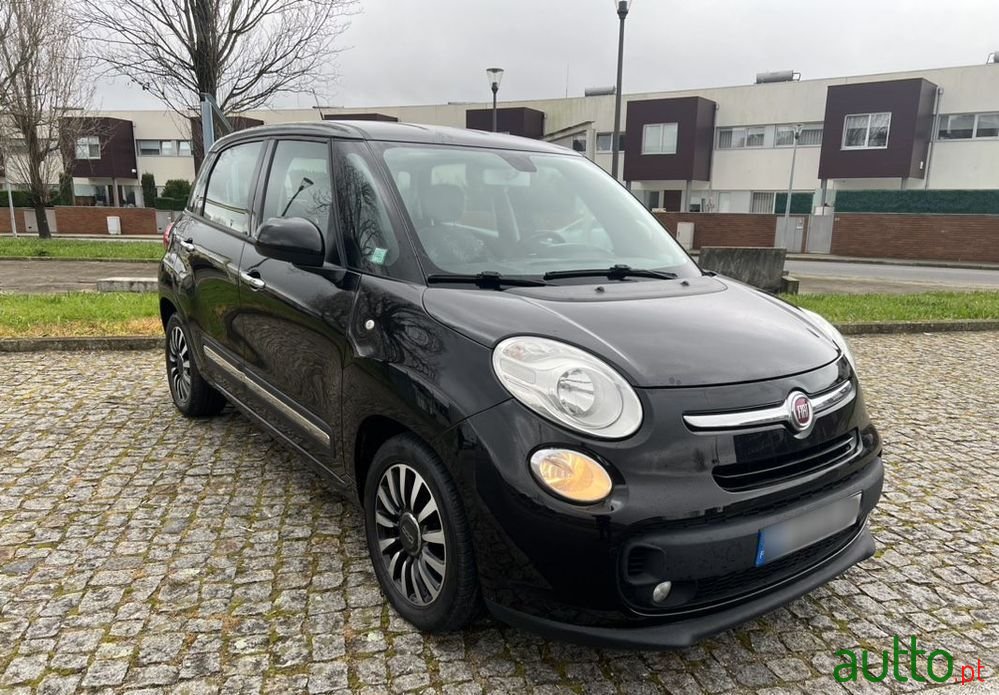 2016' Fiat 500L photo #1