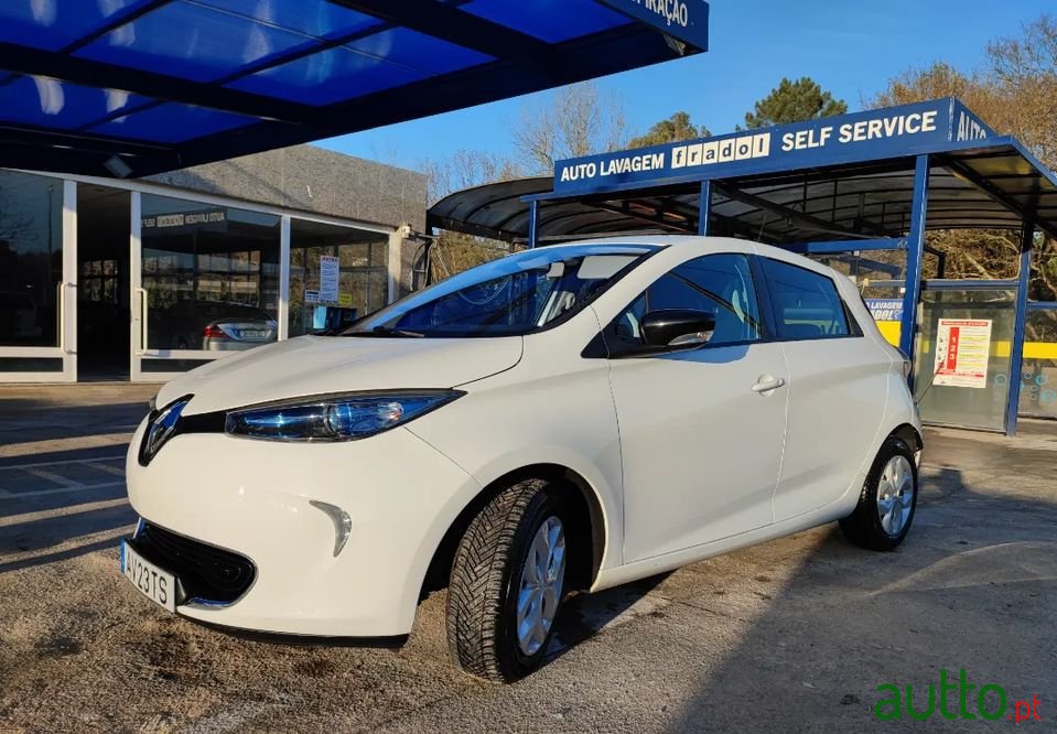 2015' Renault Zoe photo #2