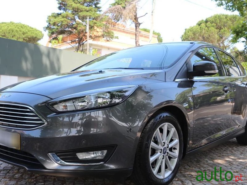 2015' Ford Focus 1.0 Scti Titanium photo #2