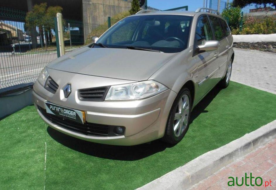 2006' Renault Megane Break photo #1