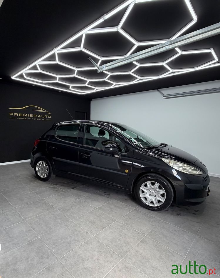2009' Peugeot 207 1.4 16V Trendy photo #4