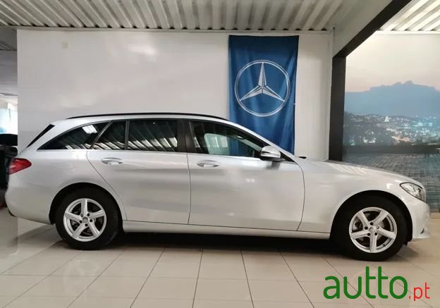 2016' Mercedes-Benz Classe C photo #2