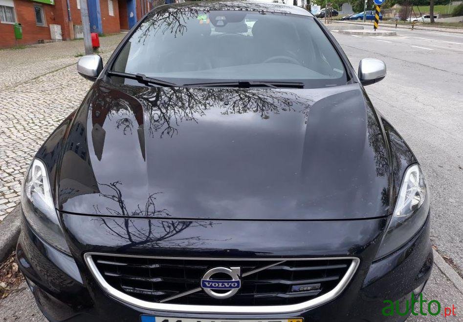 2013' Volvo V40 photo #1