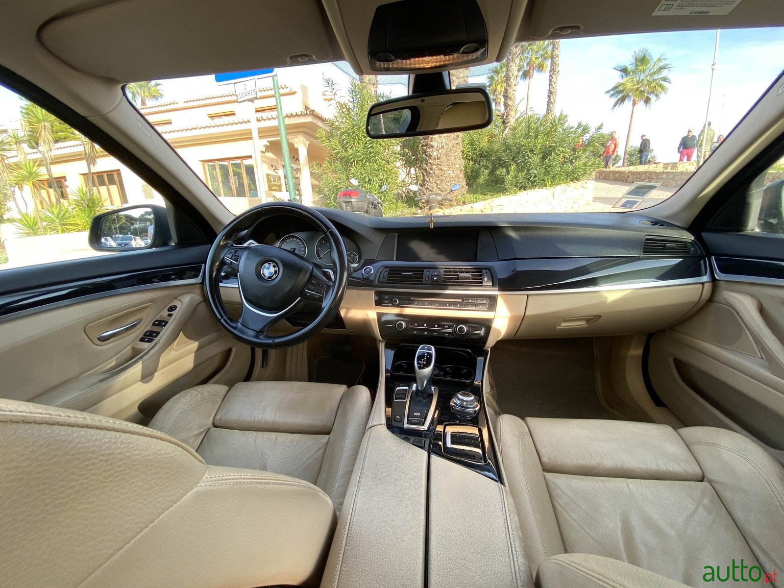 2012' BMW 520 photo #6