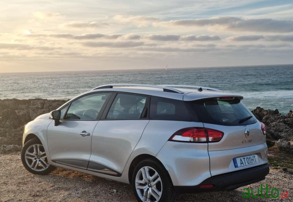 2018' Renault Clio Sport Tourer photo #1