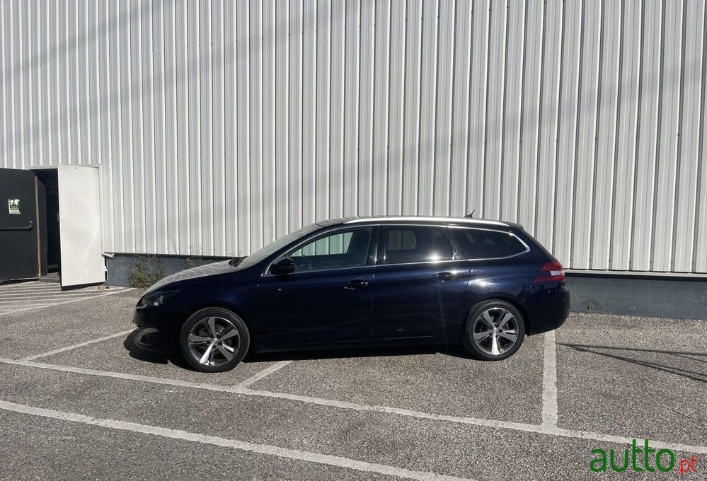 2016' Peugeot 308 photo #1