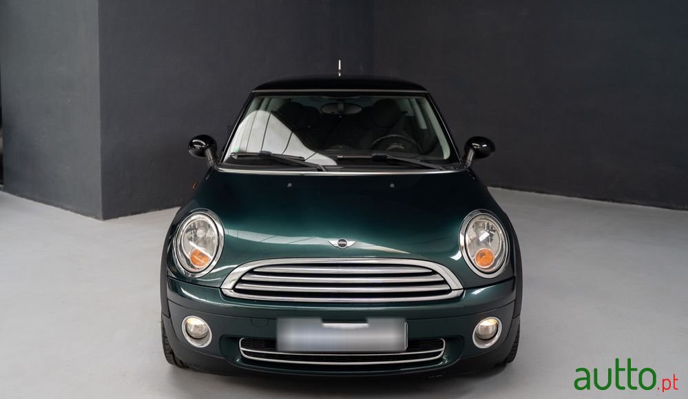 2007' MINI Cooper 3 Portas photo #3