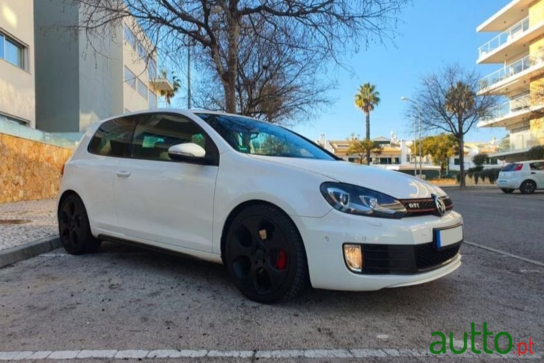 2009' Volkswagen Golf photo #1