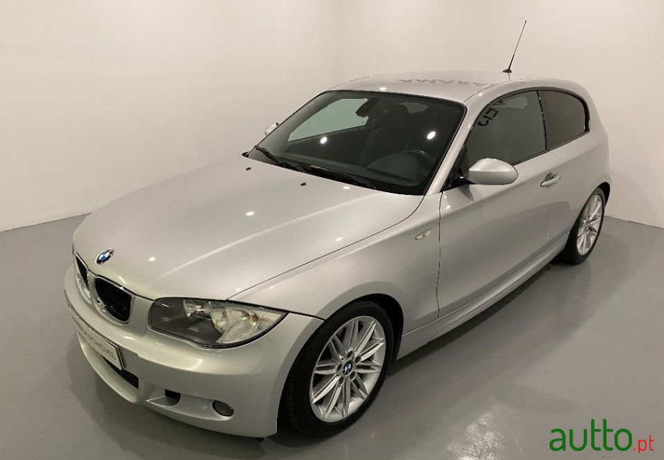 2008' BMW 123 photo #4