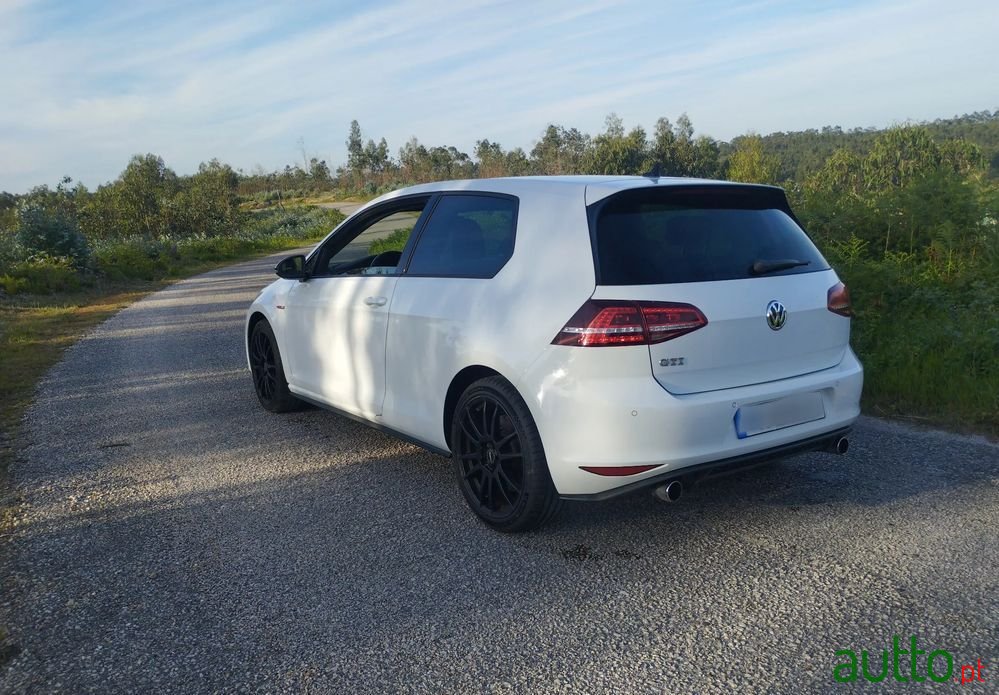 2013' Volkswagen Golf photo #2