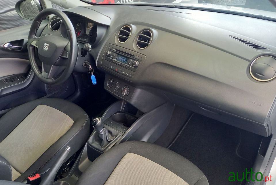 2015' SEAT Ibiza St photo #5