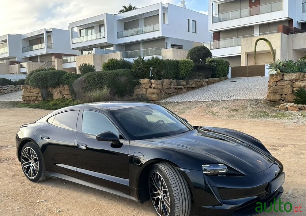 2023' Porsche Taycan photo #3