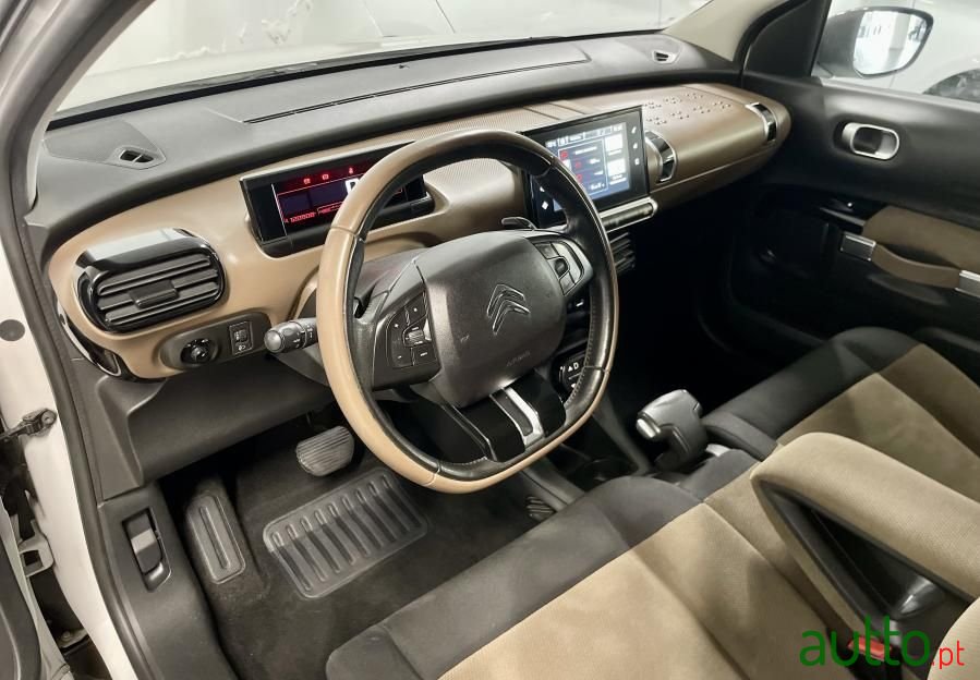 2014' Citroen C4 Cactus photo #6