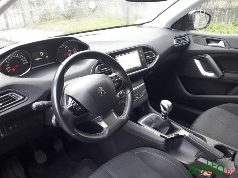 2014' Peugeot 308 Sw photo #2