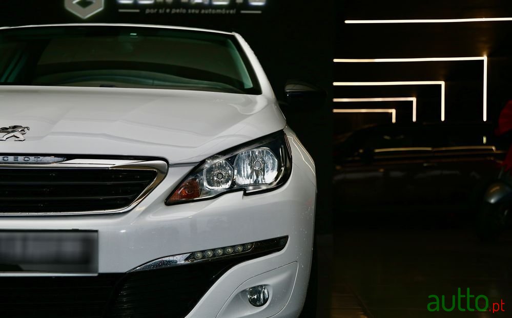 2016' Peugeot 308 Sw photo #1