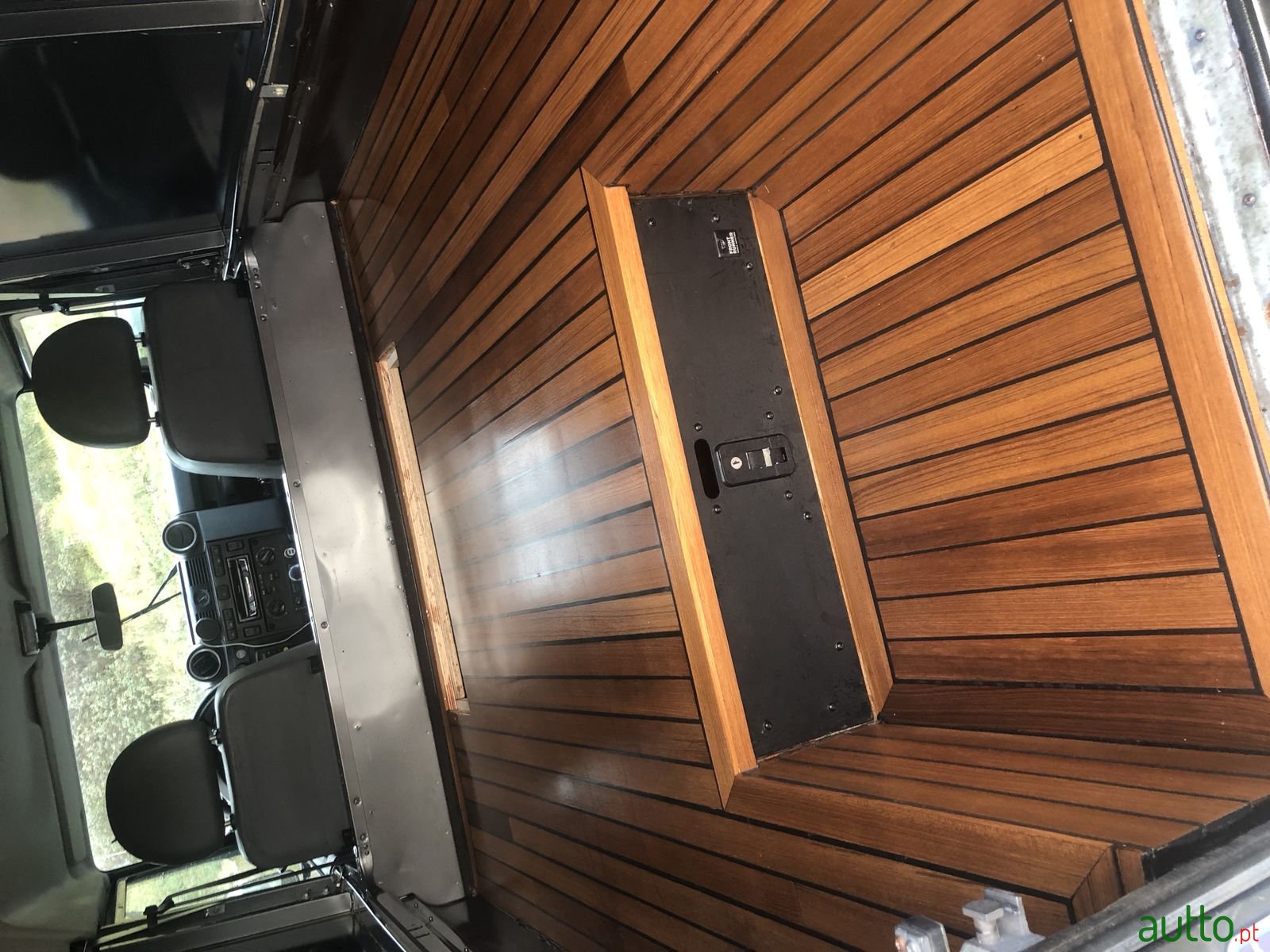 2014' Land Rover Defender 110 photo #3