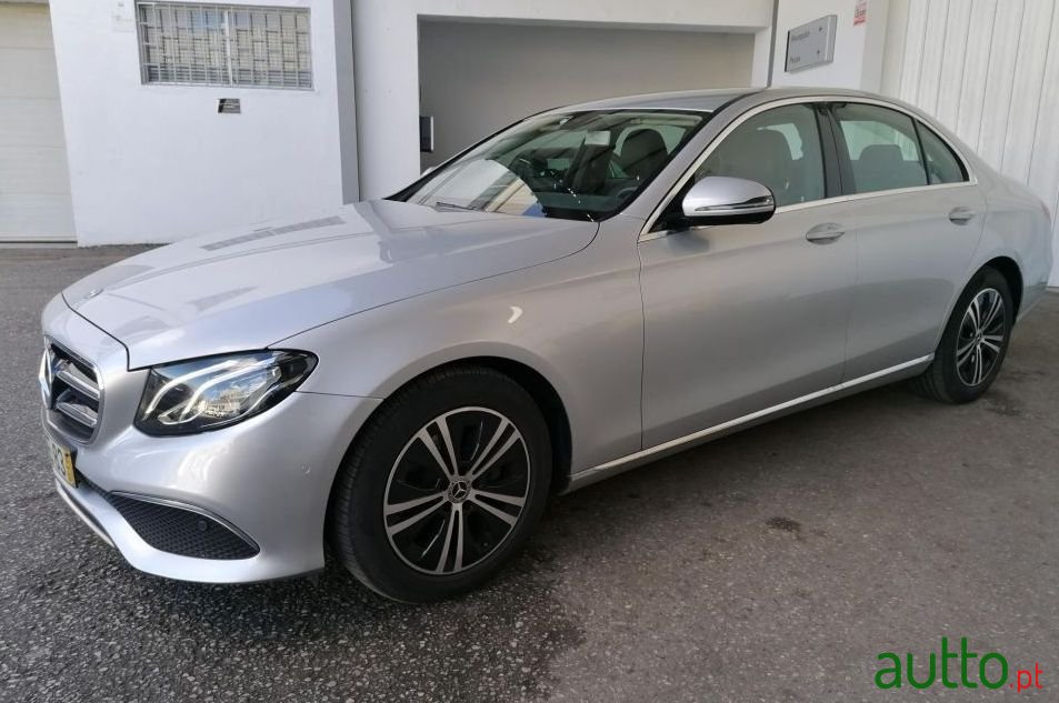 2019' Mercedes-Benz E-220 photo #4