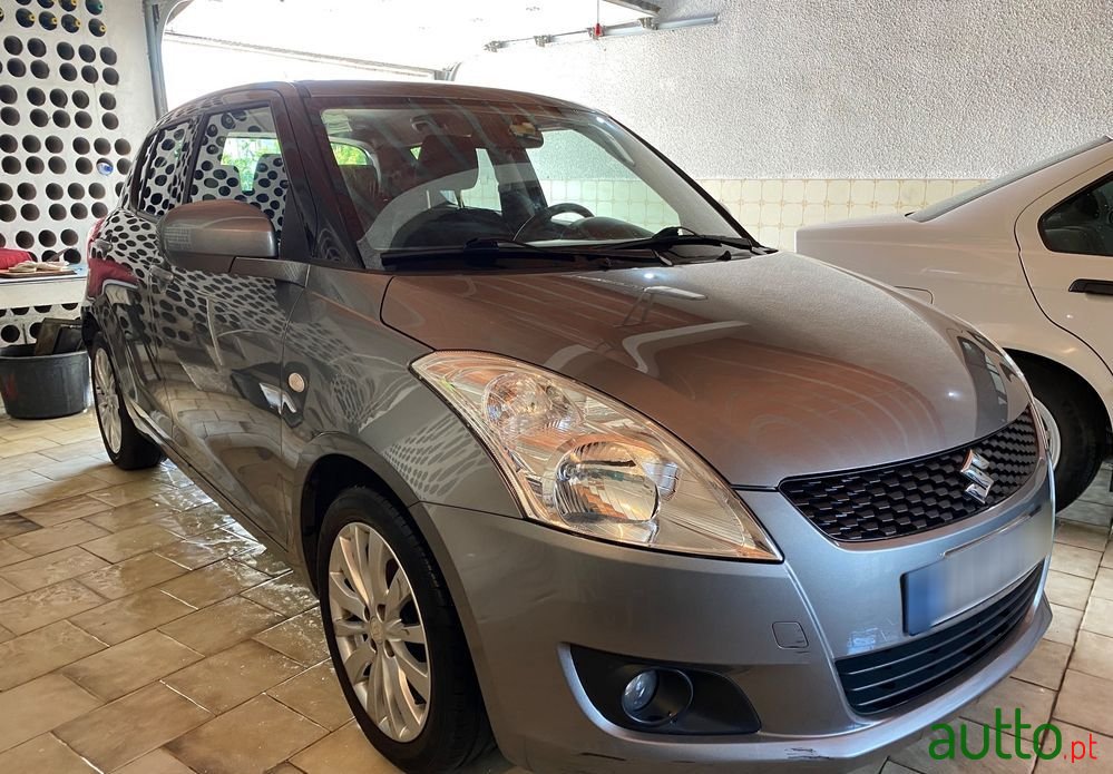 2011' Suzuki Swift 1.2 Vvt Glx photo #1