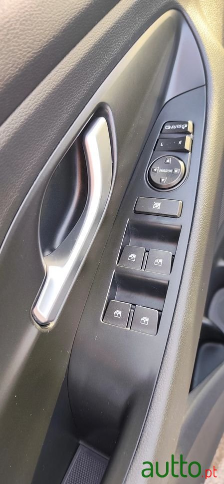 2021' Hyundai i30 Sw photo #3