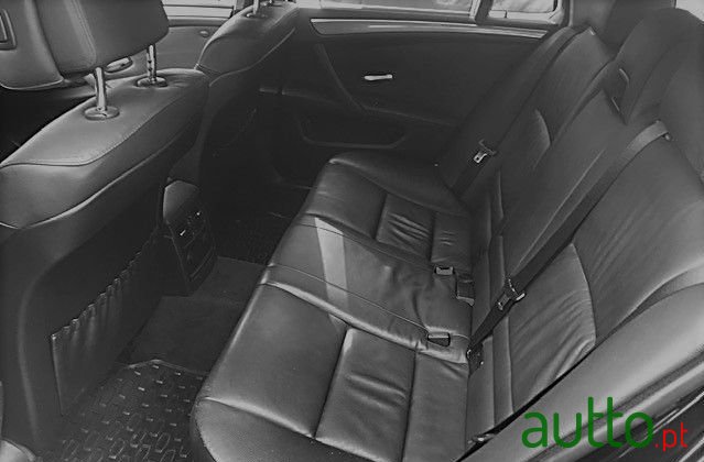 2008' BMW 520 photo #5